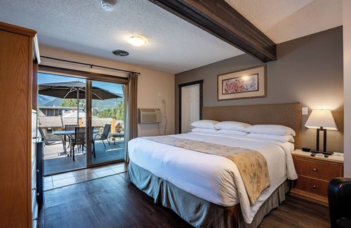 Revelstoke Hotel | Swiss Chalet Motel