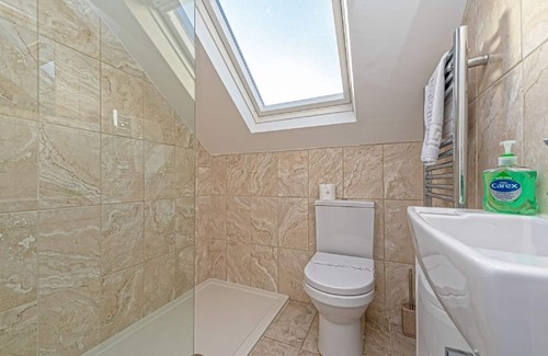 Mynytho Cottage | Swn Y Don - a bungalow that sleeps 8 guests in 4 bedrooms