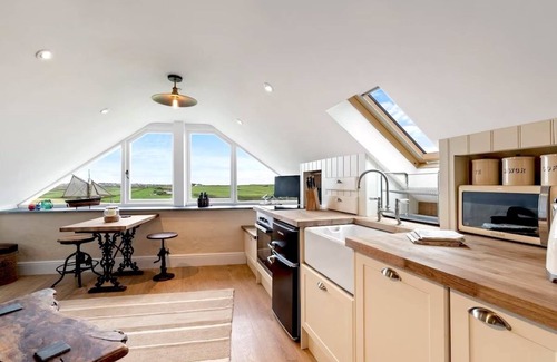 St Brides Cottage | Swn y Môr - 1 Bedroom Cottage - Whitesands