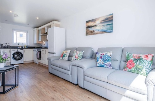 Llanelli House | Swn Y Mor - 4 Bedroom Holiday Home - Llanelli