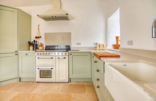Abereiddy Cottage | Swn y Mor, Holiday Cottage Abereiddy, Sleeps 6, 3 bedrooms, bathrooms