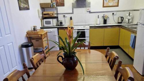 Llanelltyd House | Swn y nant Barmouth road A496 Llanelltyd