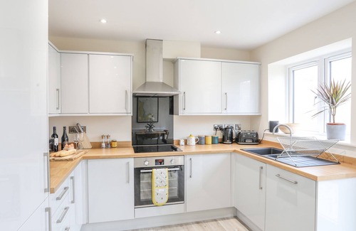 Holyhead House | SWN Y NANT, pet friendly, character holiday cottage in Holyhead