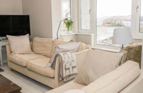 Menai Bridge House | Swn Y Wylan