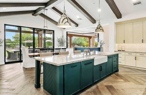 Sunburst Farms East House | SWSS - 7BR Estate | Pool|HotTub|VideoGame|PingPong