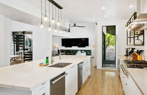 Equestrian Manor House | SWSS - ModernCompound - Guests Love It! Private Pool Hot Tub Putting Green