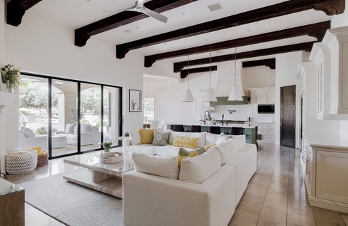 Stoneview House | SWSS - Retreat 9 Beds | Pool Hot Tub Putting Green Office Game Room Ping Pong