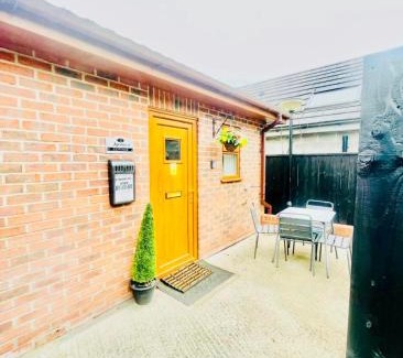 York House | Sycamore Cottage with Hot Tub