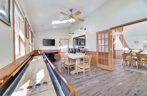 Albrightsville House | Sycamore Cove by AvantStay | Hot Tub, Game Rooms, Close to Local Skiing!