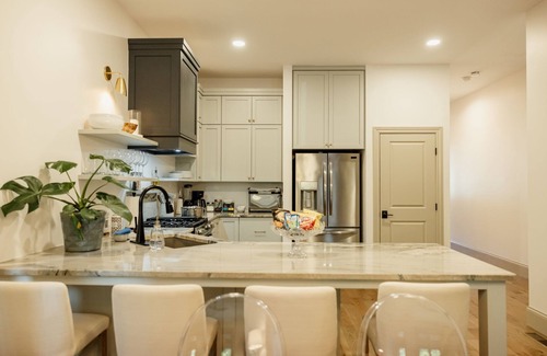 Downtown Columbus House | Sycamore I *3 EnSuites *Games *Free Parking *OSU 1/2mi