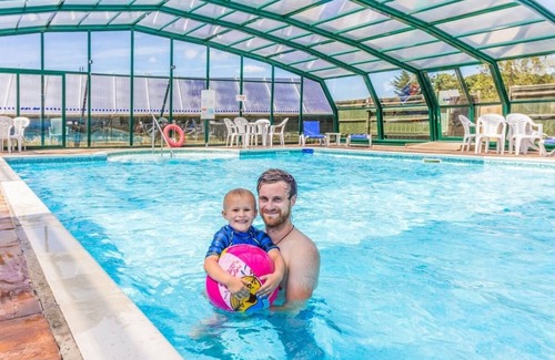 Axminster House | Symphony 3 Hot Tub Pet