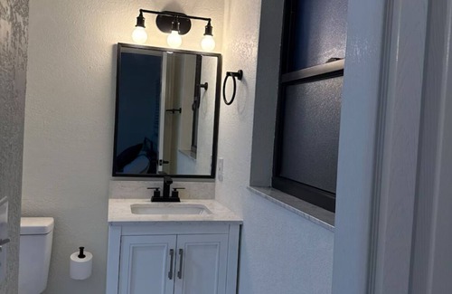 Bearss Plaza Apartment | t“Modern Retreat Near Busch Gardens – Private Yard, No Neighbors”