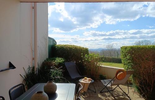 Arcangues Apartment | T1 Bis avec piscine vue golf et montagnes