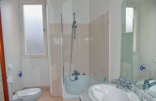 Bagneres-de-Luchon Apartment | T2 38 m2 - at the foot of the LUCHON Spa, Ideal for THERMAL CURES