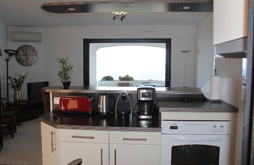 Mandelieu-La-Napoule Apartment | T2 apartment. Sea view in secure area. Mandelieu La Napoule