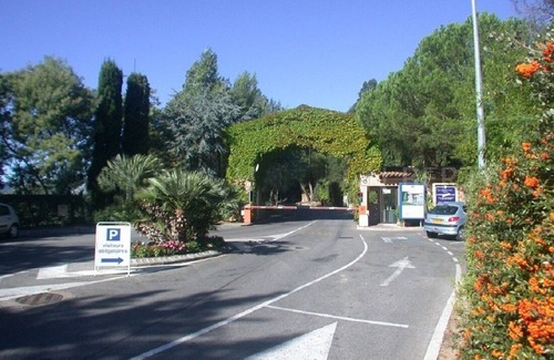 Mandelieu-La-Napoule Apartment | T2 apartment. Sea view in secure area. Mandelieu La Napoule