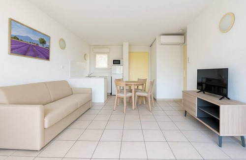 Greoux-les-Bains Apartment | T2 apartment with balcony/pool