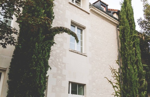 La Roche-Posay Apartment | T2 apartment with heated seasonal pool near Futuroscope