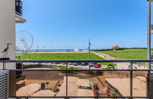 Biscarrosse Plage Apartment | T2 Apartment with Ocean View and Parking in Biscarrosse