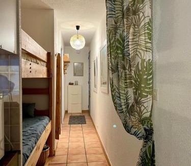 Port Rive Gauche Apartment | T2 cabine relooké avec piscine idéalement situé