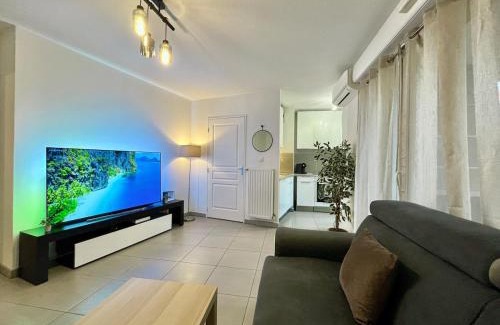 Decines-Charpieu Apartment | T2 cosy avec parking - Goupama Stadium LDLC Arena