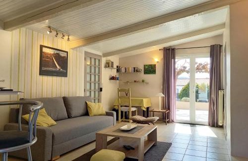 Carnoules Apartment | T2 de charme 55 m² au calme avec terrasse ombragée 40m2