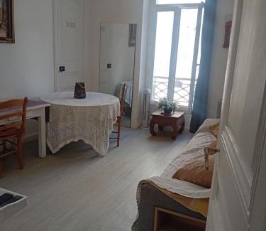 Les Grands Carmes Apartment | T2 fonctionnel à 100m Vieux port