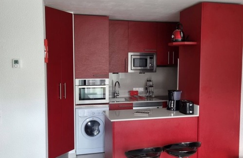 Hendaye Apartment | T2 * (HIKOA) TERRACE-PARKING-WIFI- 50m BEACH Hendaia-Hendaye (Basque Country)