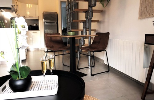 Aix-les-Bains Apartment | T2 Moderne, vue Lac, Climatisé, Avec Parking et Wifi, Ttes Commodités