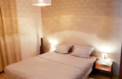 Martigues Apartment | T2, parking privé, clim, 5min à pied du centre ville