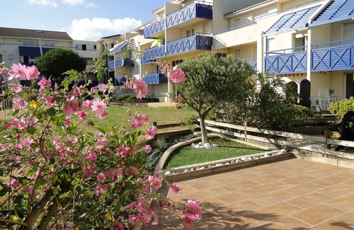 Lacanau-Ocean Apartment | T2 residence with swimming pool, terrace, private parking space in the basement.