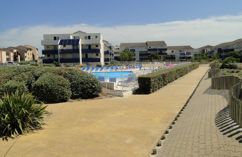 Lacanau-Ocean Apartment | T2 residence with swimming pool, terrace, private parking space in the basement.