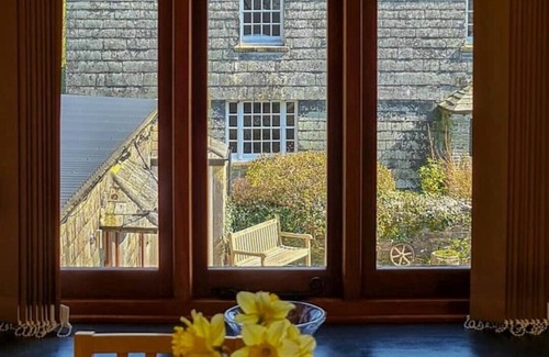 Fivelanes Cottage | Ta Mill Olde Granary Cottage in a Stunning Retreat
