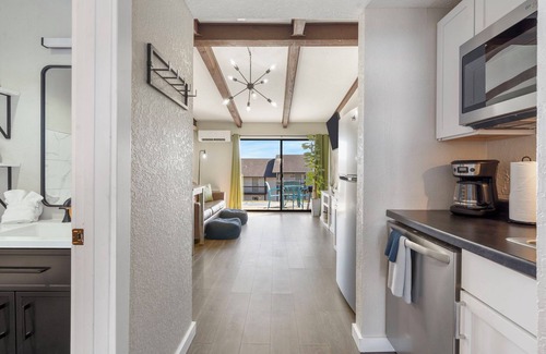 Kimberling City Condo | Table Rock Lake View & Access-Cmty Outdoor Pool-Basketball Court-$400 of Free Tickets