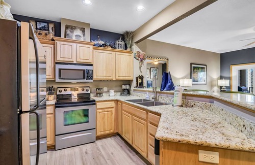 Branson Condo | Table Rock Lake Access & Great Views, Free Wifi, Daily Attraction Tickets, Private Grill!