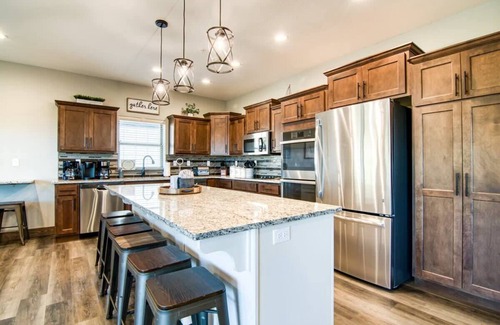 Table Rock House | Table Rock Lake View! Two Community Pools!