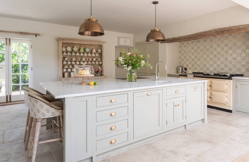 Kingsbridge House | Tacket Wood House - a large and luxurious waterside home in the most picturesque setting