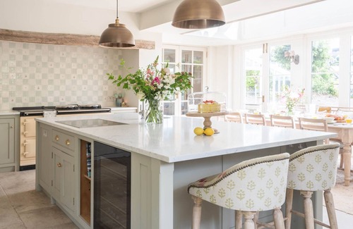 Kingsbridge House | Tacket Wood House - a large and luxurious waterside home in the most picturesque setting
