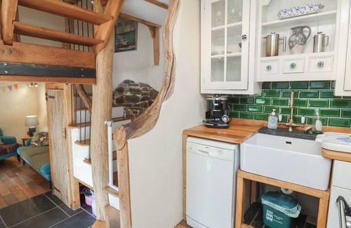 Westleigh Cottage | TADWORTHY TOWER, pet friendly, character holiday cottage in Northam