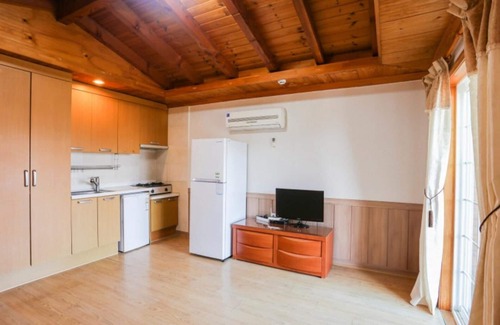 Mongdae House | Taean Badaui Achim Pension