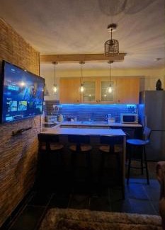 Gabalfa Apartment | Taff Cottage - Cosy home away home