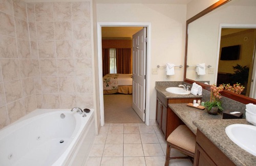 Las Vegas Resort | Tahiti Village Las Vegas One Bedroom Bora Bora Sleeps 4