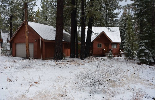 Truckee Cabin | Tahoe Donner Family Cabin 2 bedroom + huge loft