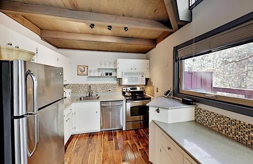 Truckee House | Tahoe Donner Golf Club Condo