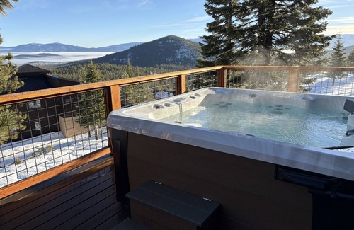 Truckee House | Tahoe Donner Pinnacle Loop Mountain 5 Bedroom Home by RedAwning