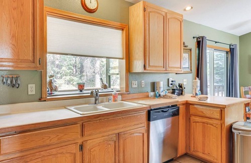 Angora Highlands House | Tahoe Escape | Hot Tub | Games