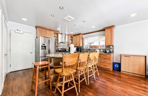 Tahoe Island House | Tahoe Keys Cozy Mountain Retreat 3BR, 3BA