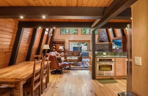 Carnelian Bay House | Tahoe Luxury Cabin - Hot Tub, Pool Table, Sleeps 9