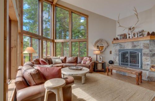 Talmont House | Tahoe Point of View - Amazing Lake Views at this 4BR w Hot Tub, Sauna, Near Skiing