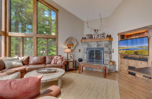 Talmont House | Tahoe Point of View - Amazing Lake Views at this 4BR w Hot Tub, Sauna, Near Skiing